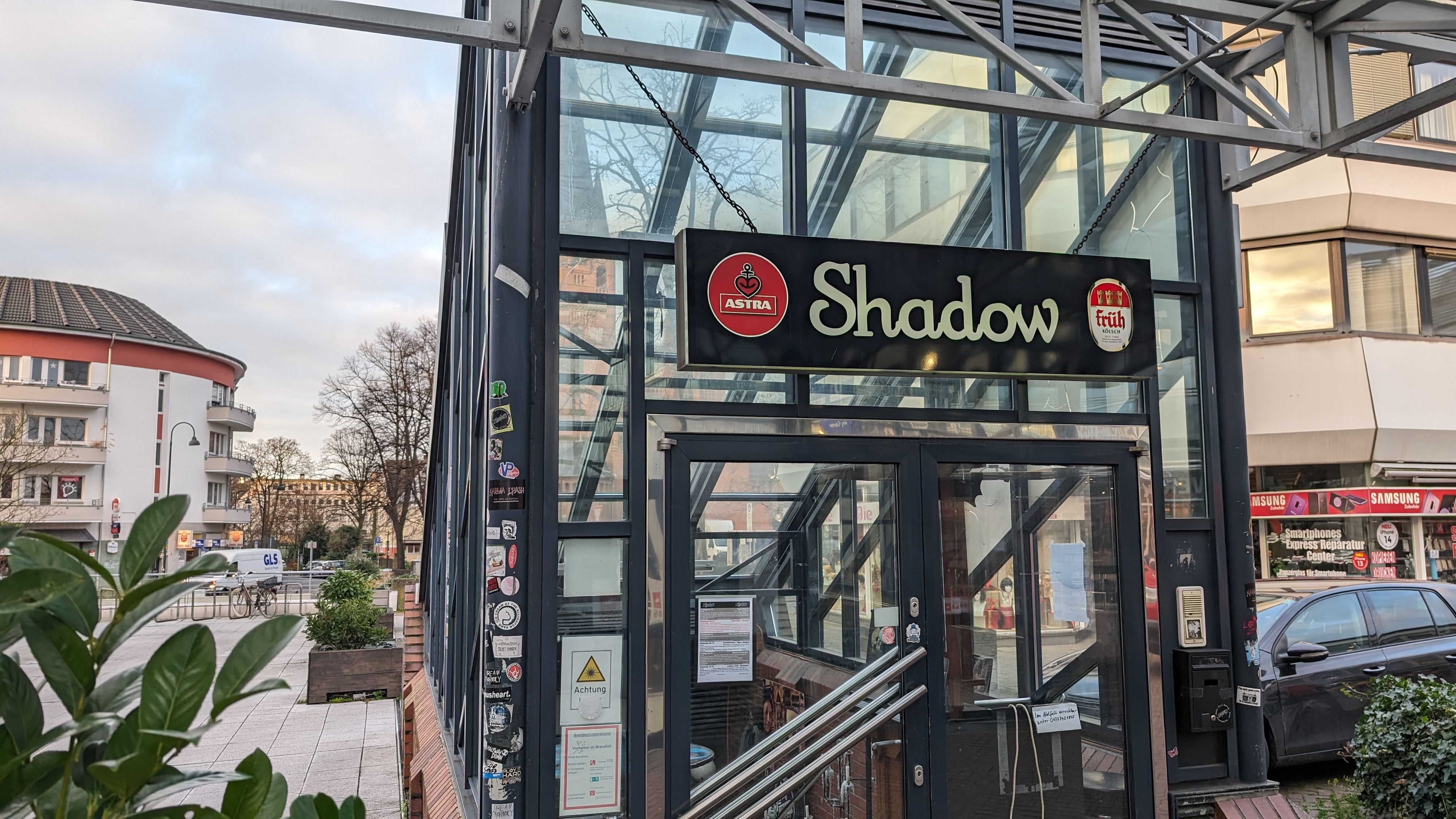 Der Eingang des Shadow in Wiesdorf